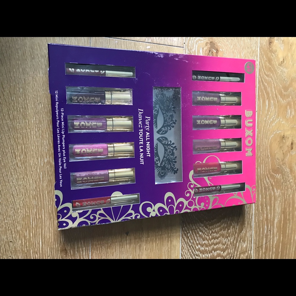 Buxom Lip set. New in box never used.